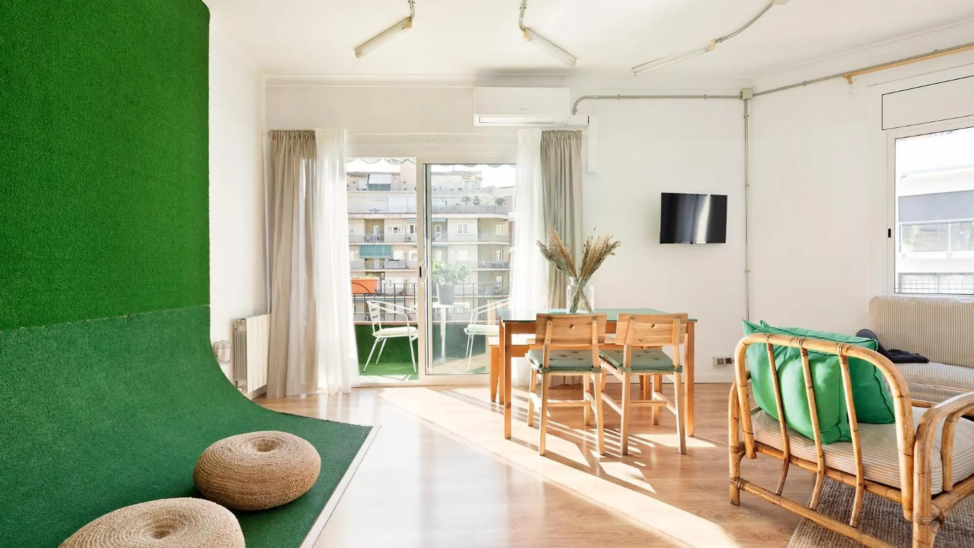 Eulalias Lodges Barcelona 0*,  Spanien