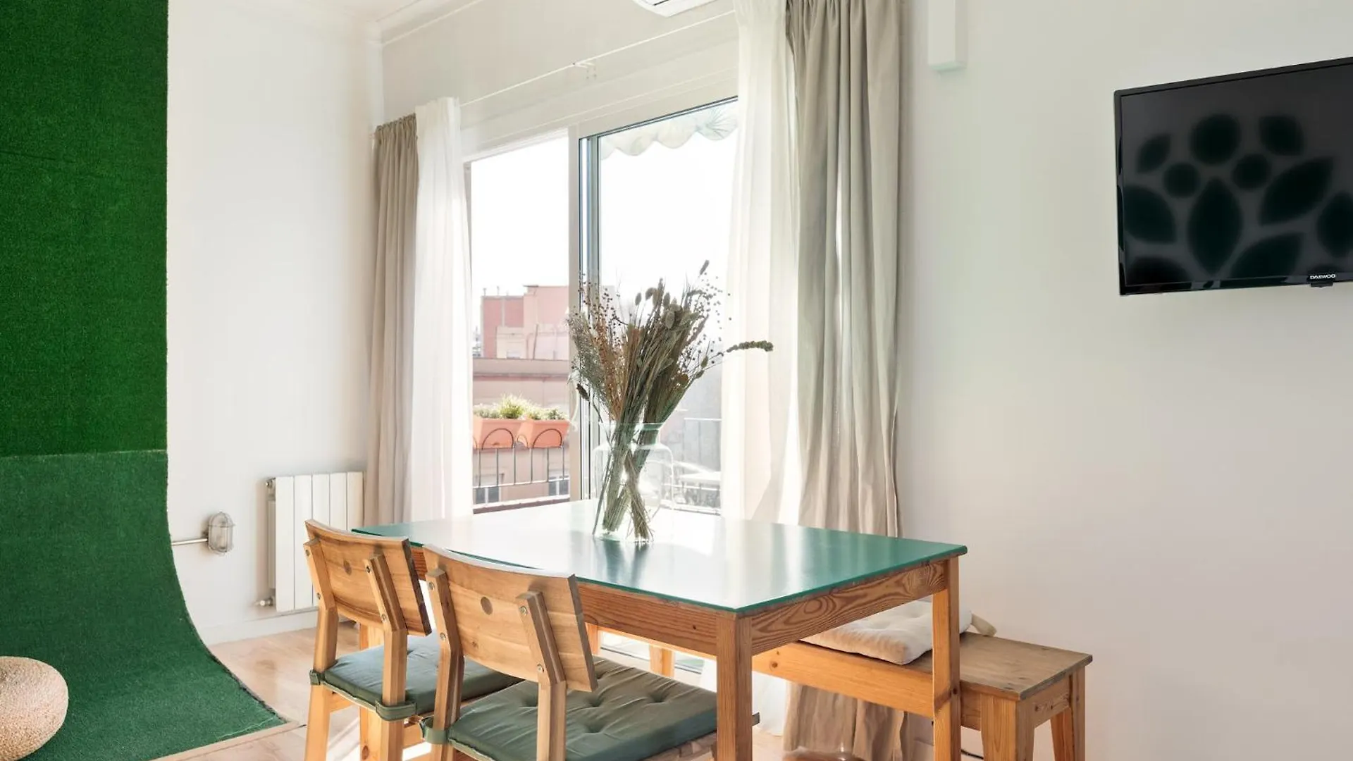 Eulalias Lodges Barcelona 0*,  Spanien