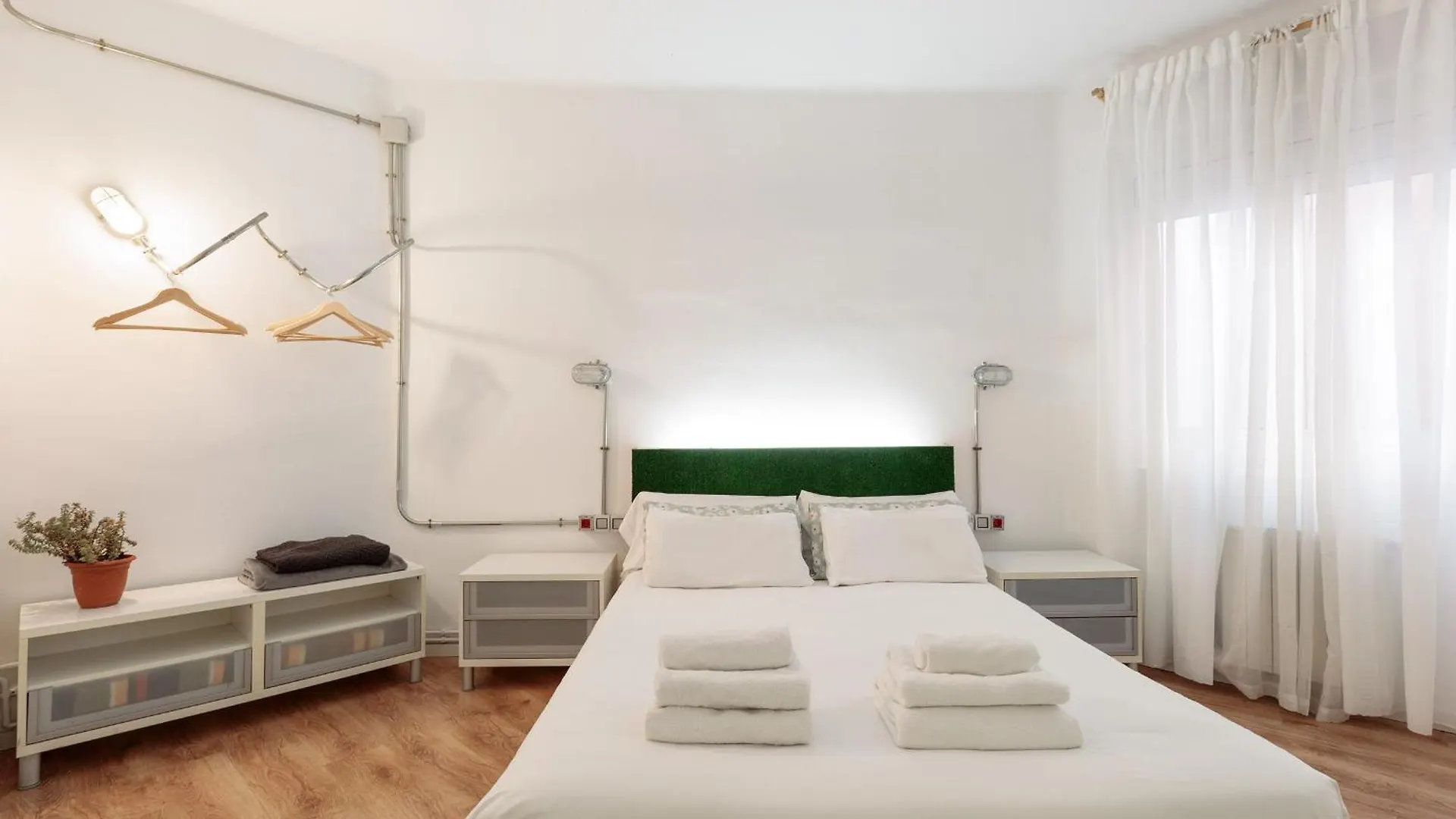Eulalias Lodges Barcelona Spanien