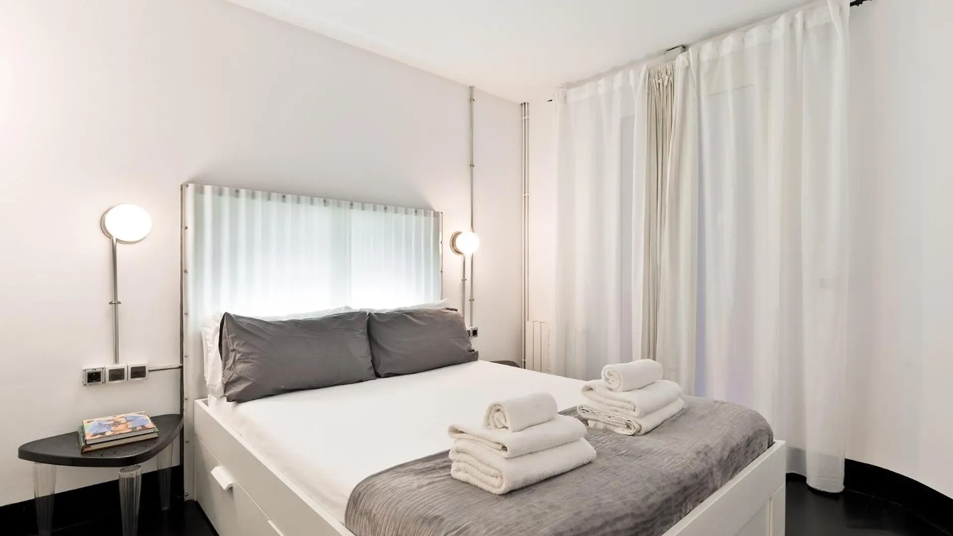 Eulalias Lodges Barcelona Spanien