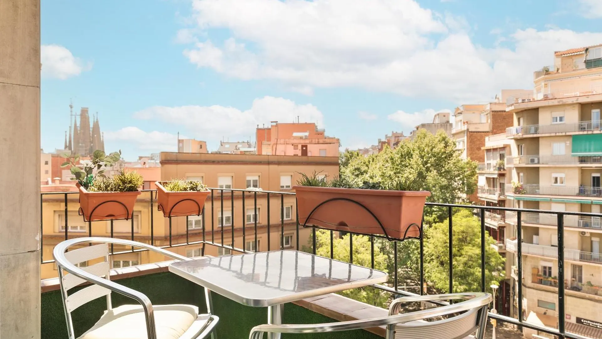 Eulalias Lodges Barcelona Spanien